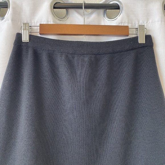 Takashimaya 100% Extra Fine Merino Wool skirt Made In Italy Size 44 Us Size 8 - Picture 2 of 12
